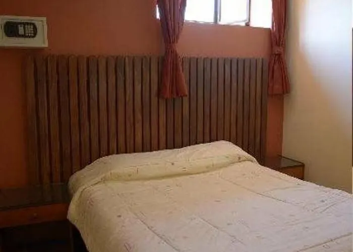Catama Bed & Breakfast 3*